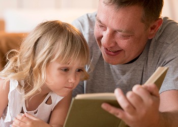 Como incentivar a leitura nas crianças e quais os benefícios do hábito